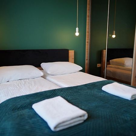 3 Rooms Apartment Podgorze Citybeat #3 Cracovia Exterior foto